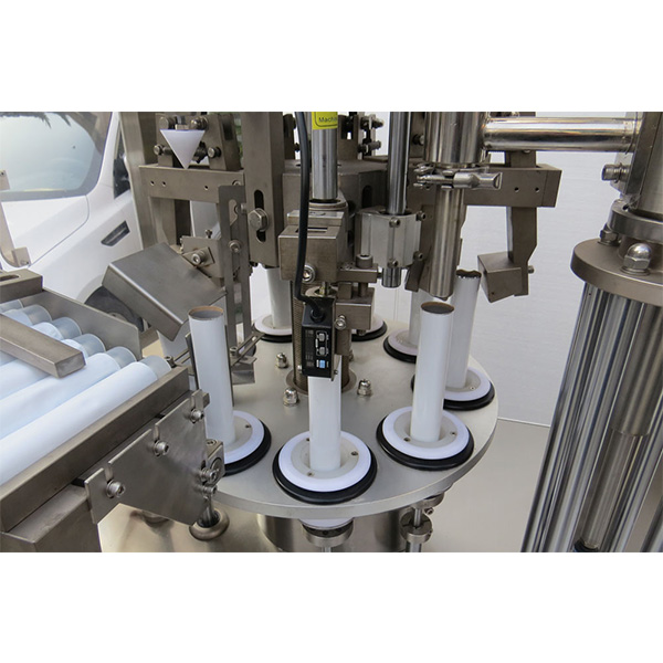 التلقائي تلميع الأحذية لينة أنبوب ملء آلة الختم